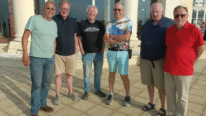 Vriendenkringers in Deauville: verwarring als wapen